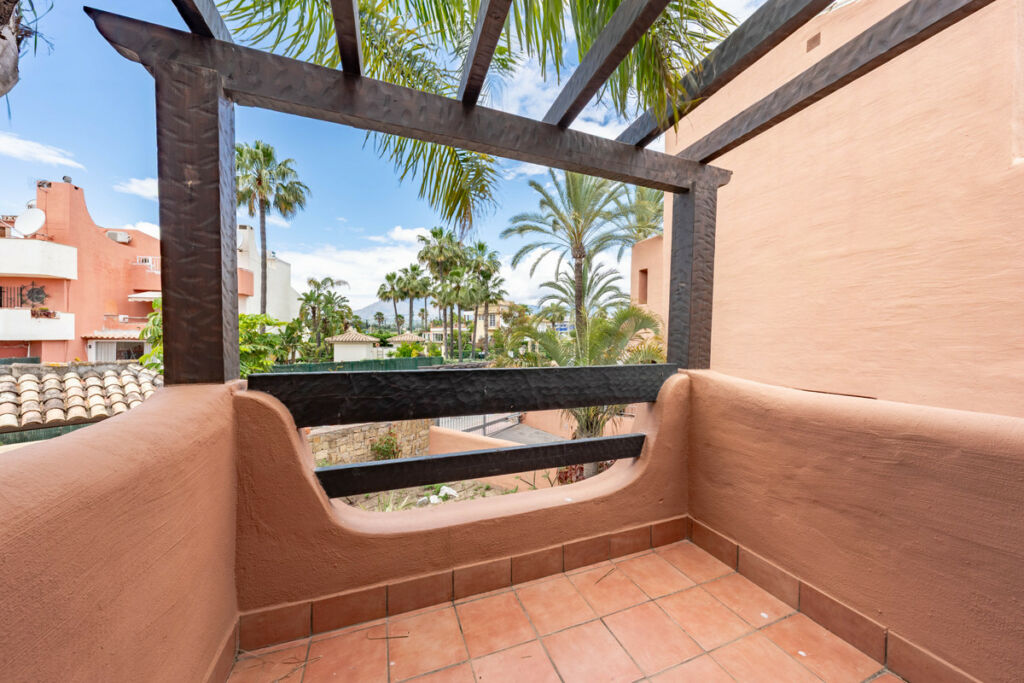 Middle Floor Apartment Estepona Málaga - image 16