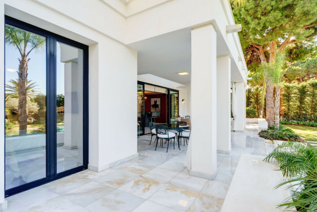 Detached Villa Hacienda Las Chapas Málaga - image 16