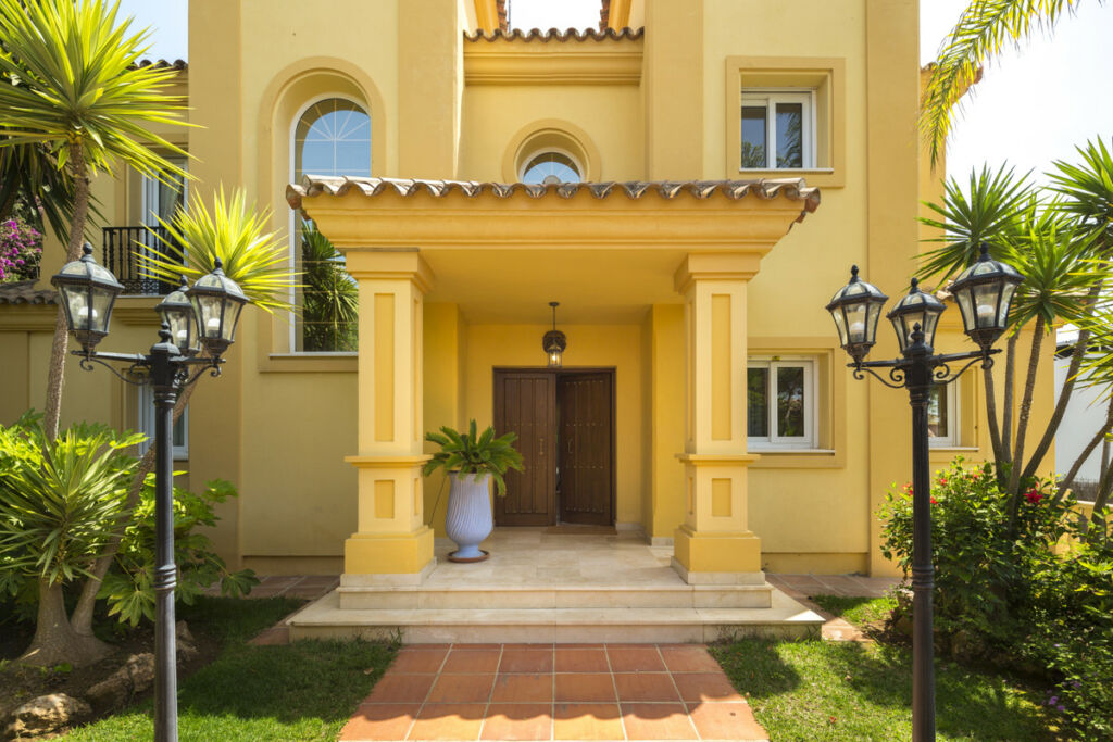 Detached Villa Elviria Málaga - image 16