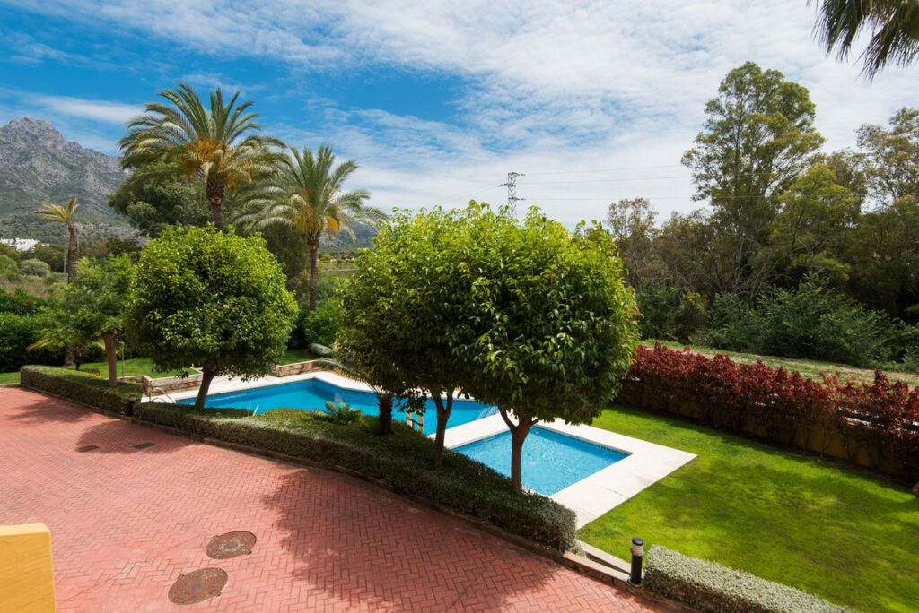 Townhouse Nagüeles Málaga - image 16