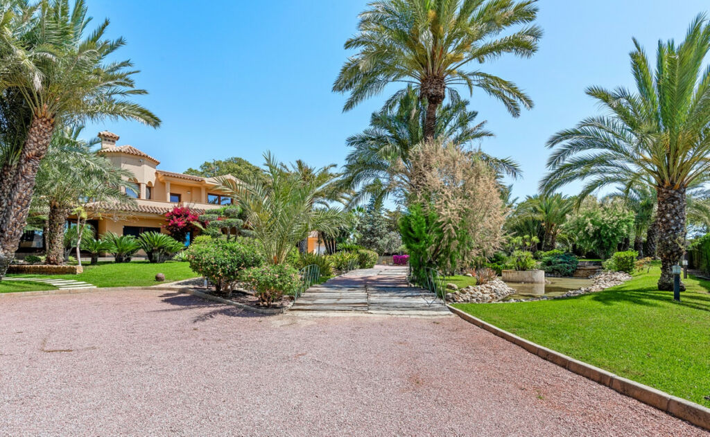Detached Villa Elche Alicante - image 16