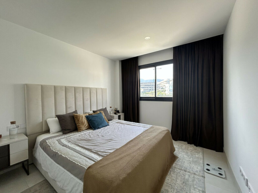 Middle Floor Apartment Higueron Málaga - image 16