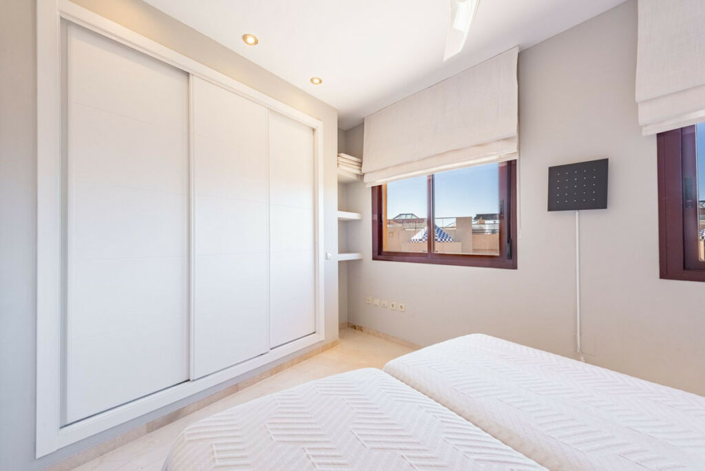 Penthouse Costalita Málaga - image 16