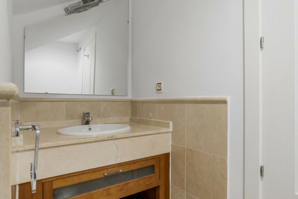 Duplex Nueva Andalucía Málaga - image 16