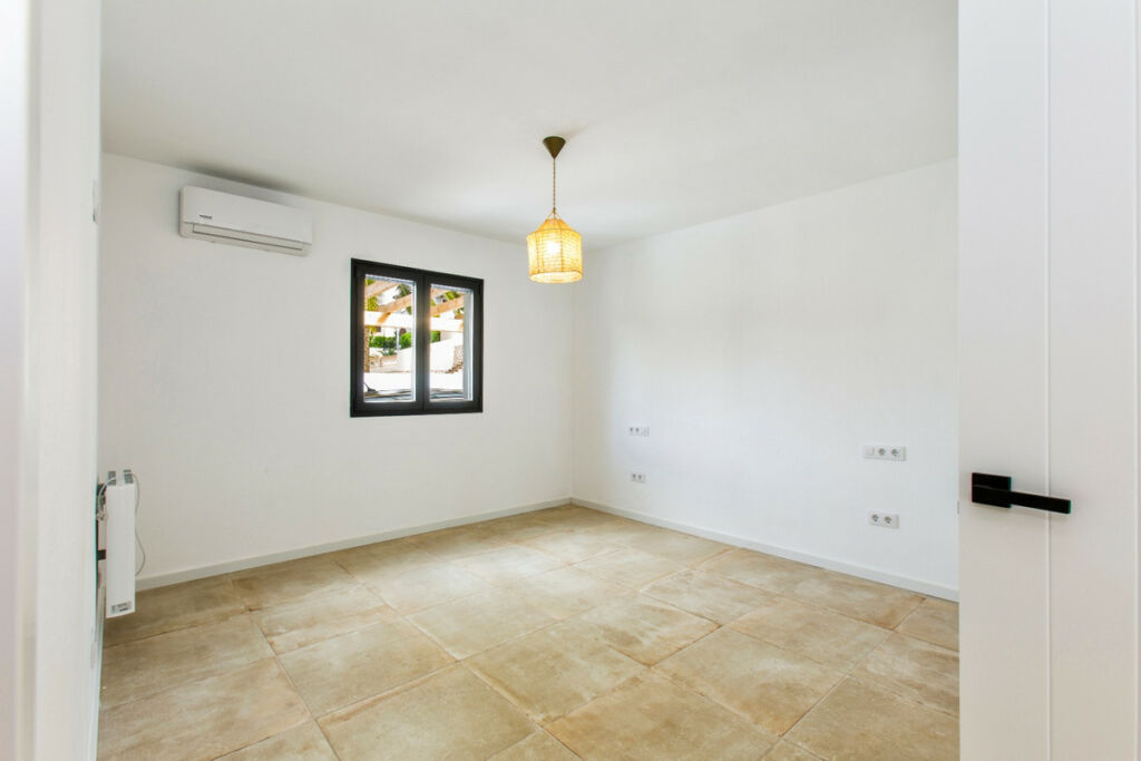 Detached Villa Benissa Alicante - image 18