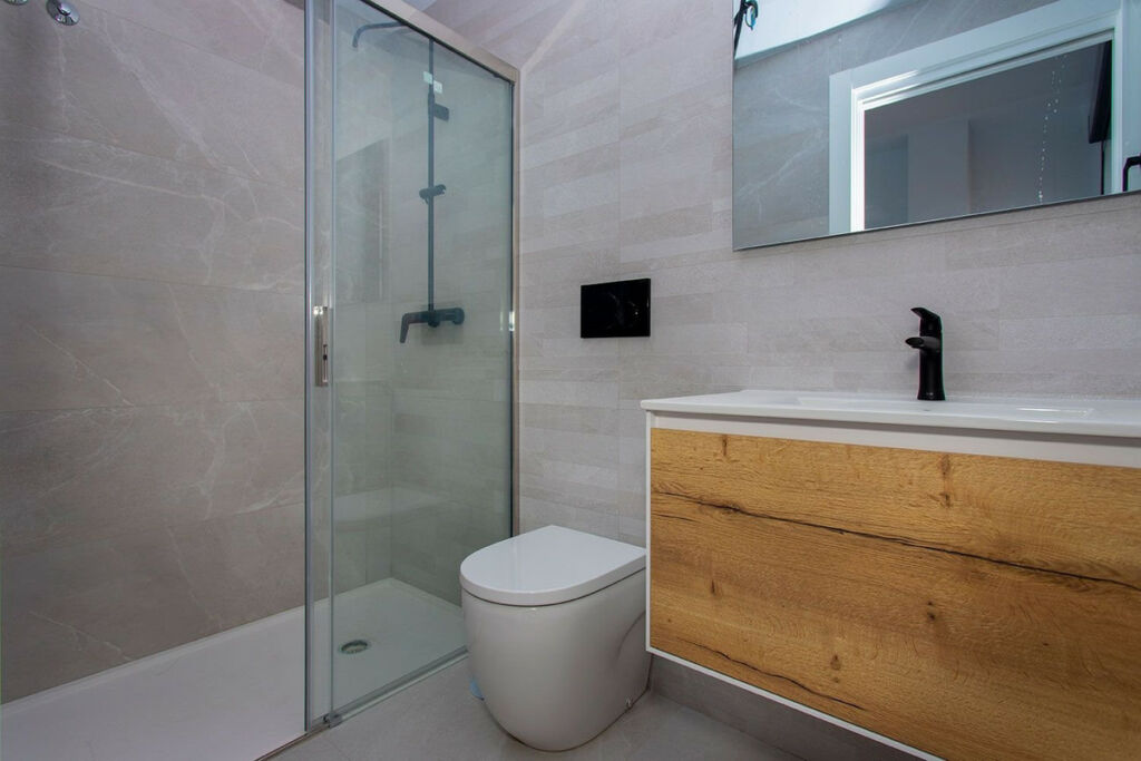 Middle Floor Apartment Torrevieja Alicante - image 16
