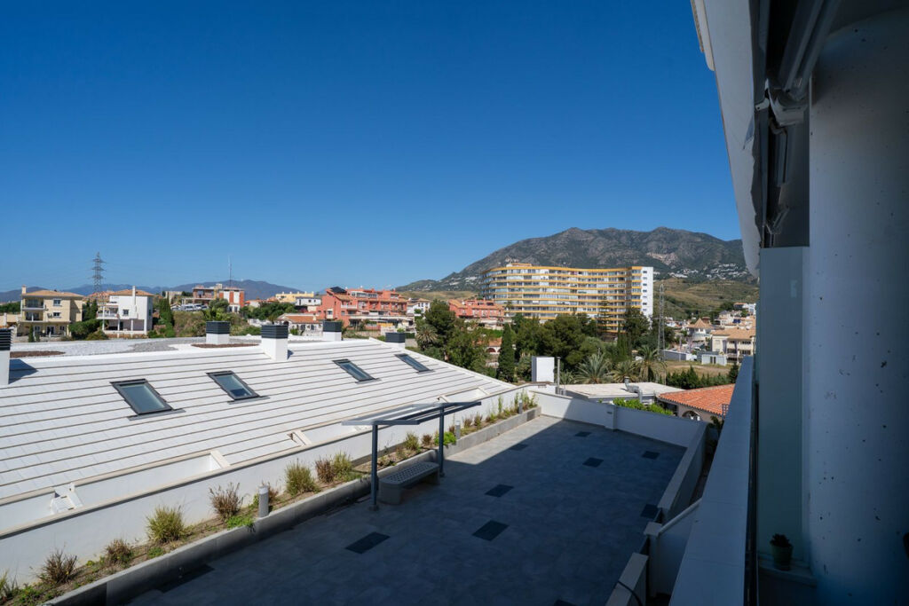 Middle Floor Apartment Torreblanca Málaga - image 16