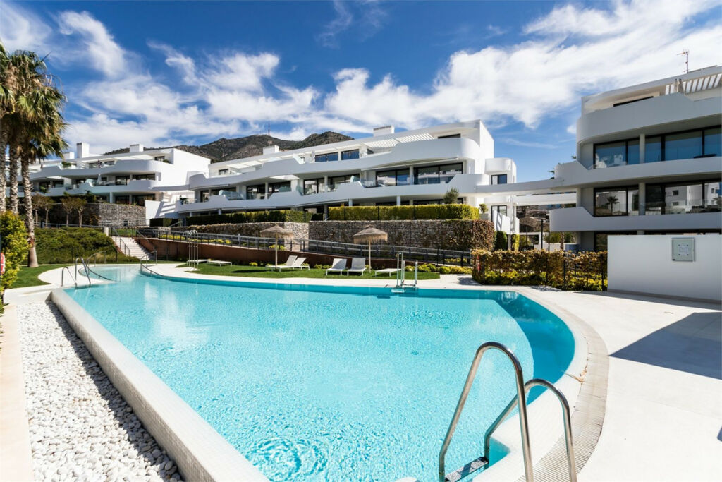 Middle Floor Apartment Higueron Málaga - image 16