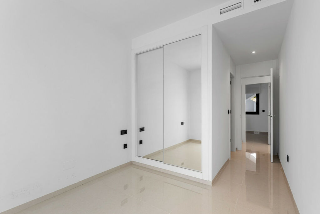 Middle Floor Apartment Guardamar del Segura Alicante - image 16