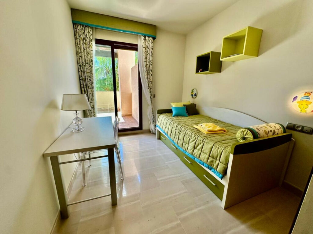 Penthouse Duplex Nueva Andalucía Málaga - image 14