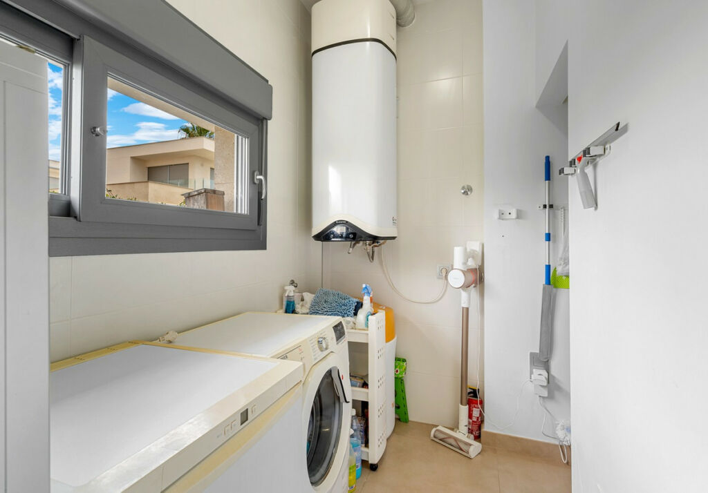 Detached Villa Vista Bella Golf Alicante - image 16