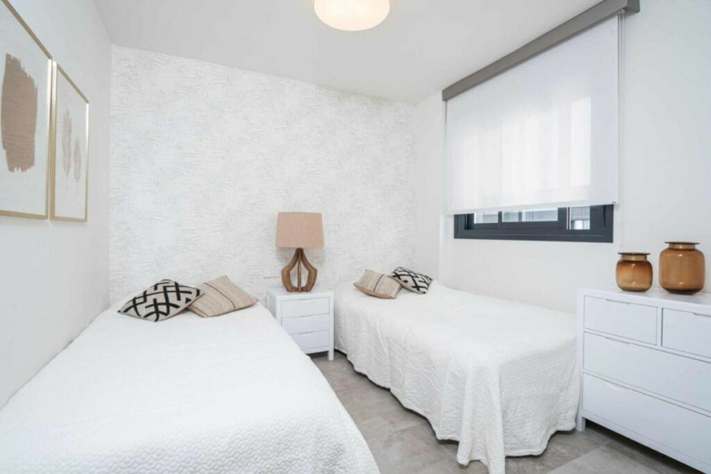 Middle Floor Apartment Estepona Málaga - image 16