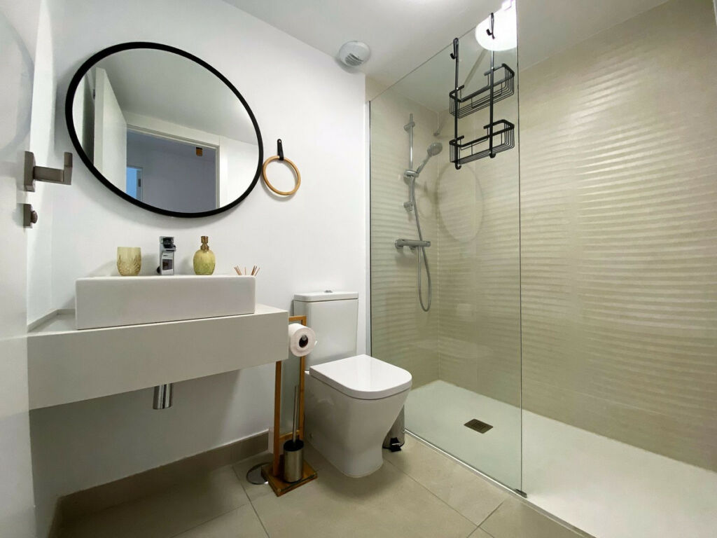 Middle Floor Apartment Estepona Málaga - image 16