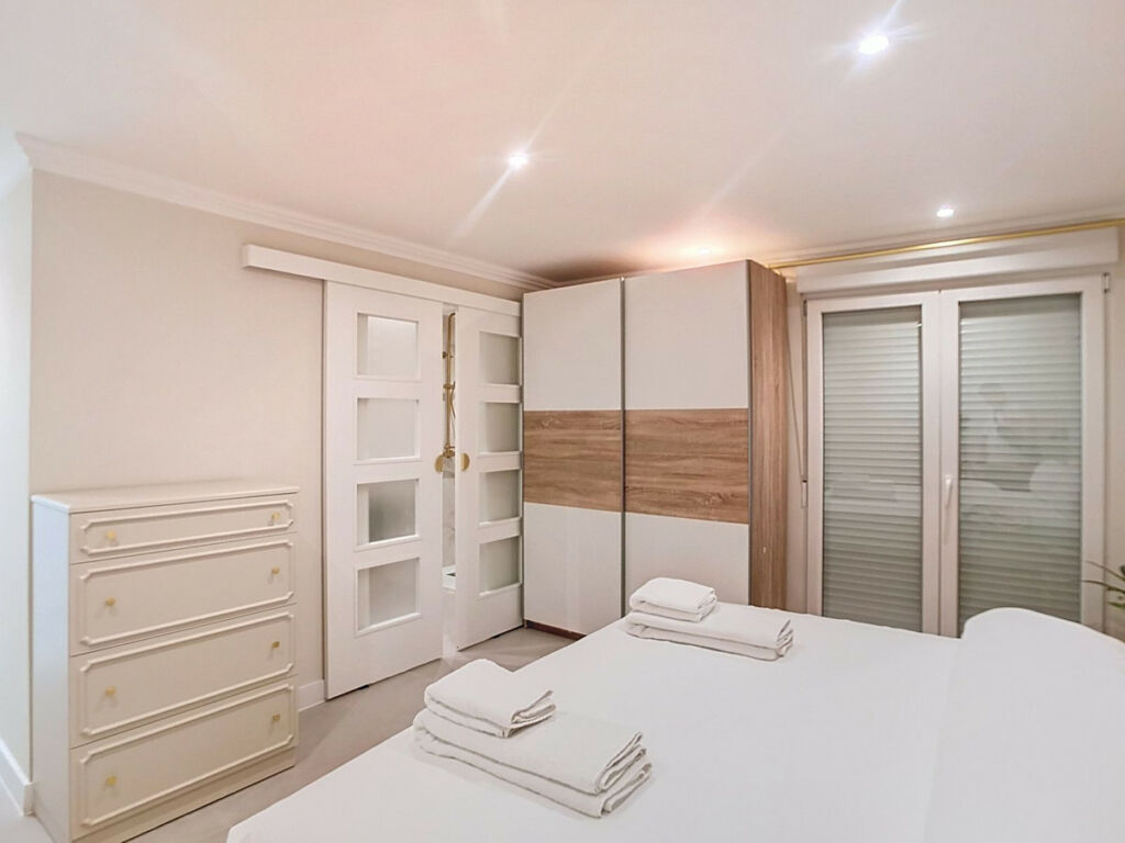 Middle Floor Apartment Estepona Málaga - image 16