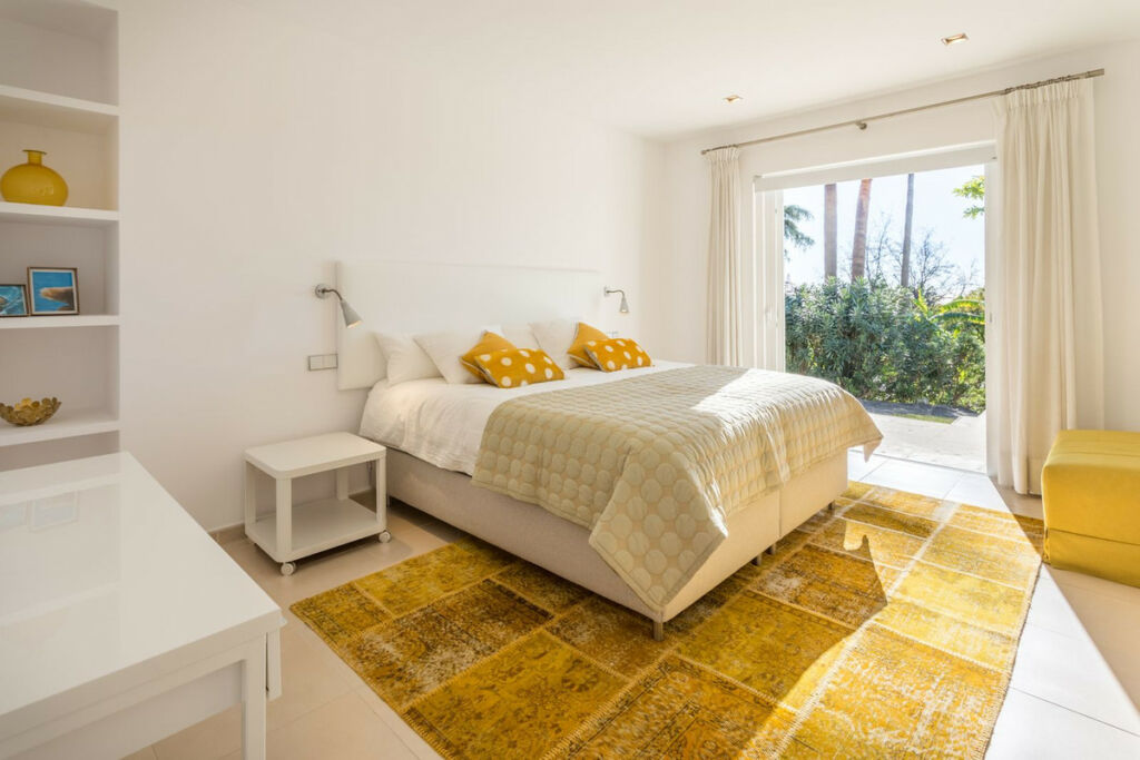 Detached Villa Marbella Málaga - image 16