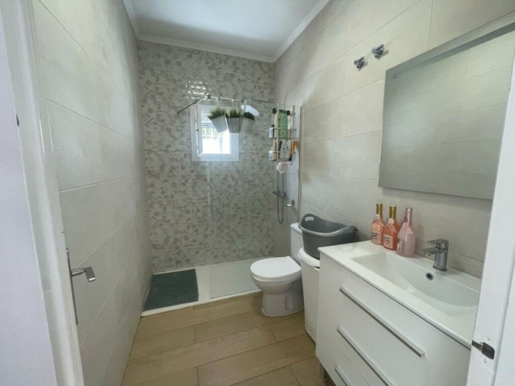 Detached Villa Playa Flamenca Alicante - image 16
