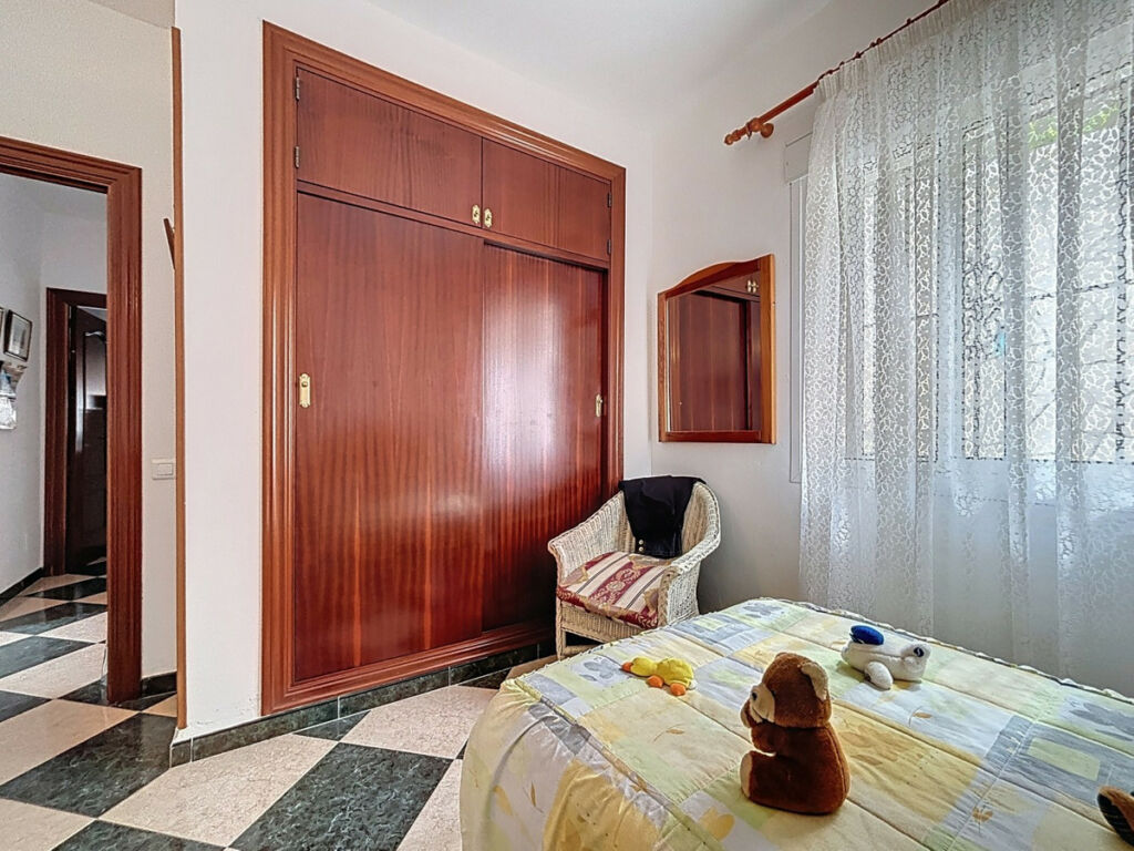 Detached Villa La Viñuela Málaga - image 16