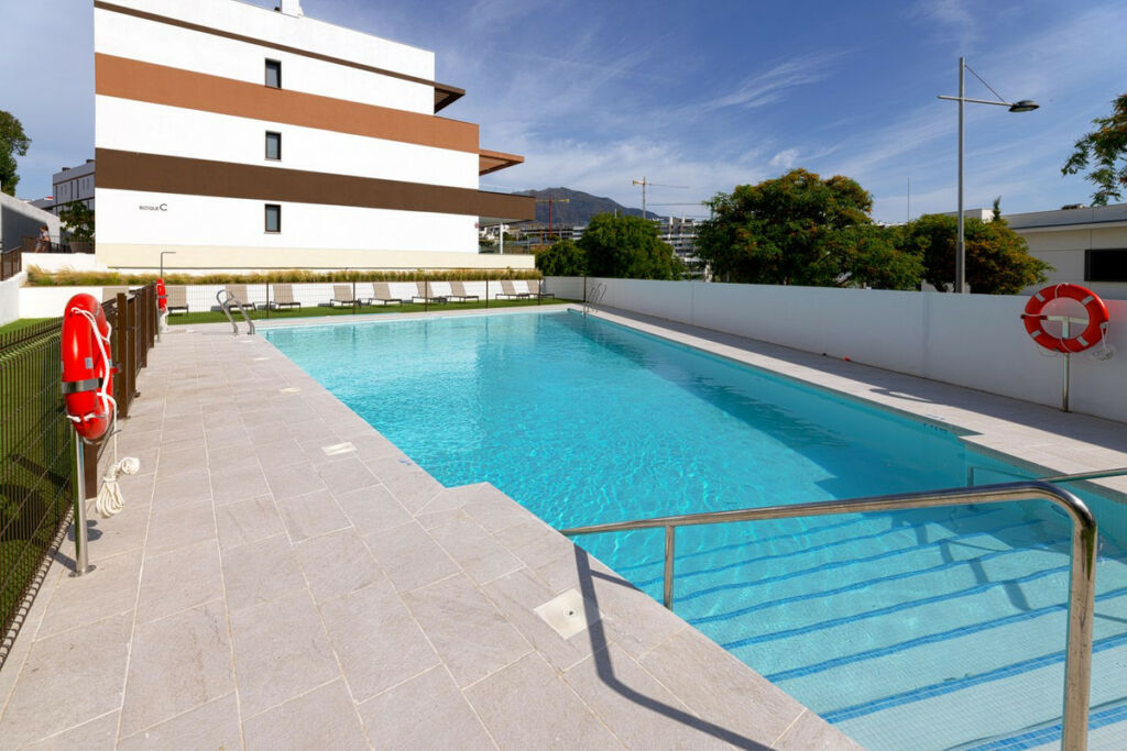 Middle Floor Apartment Estepona Málaga - image 16