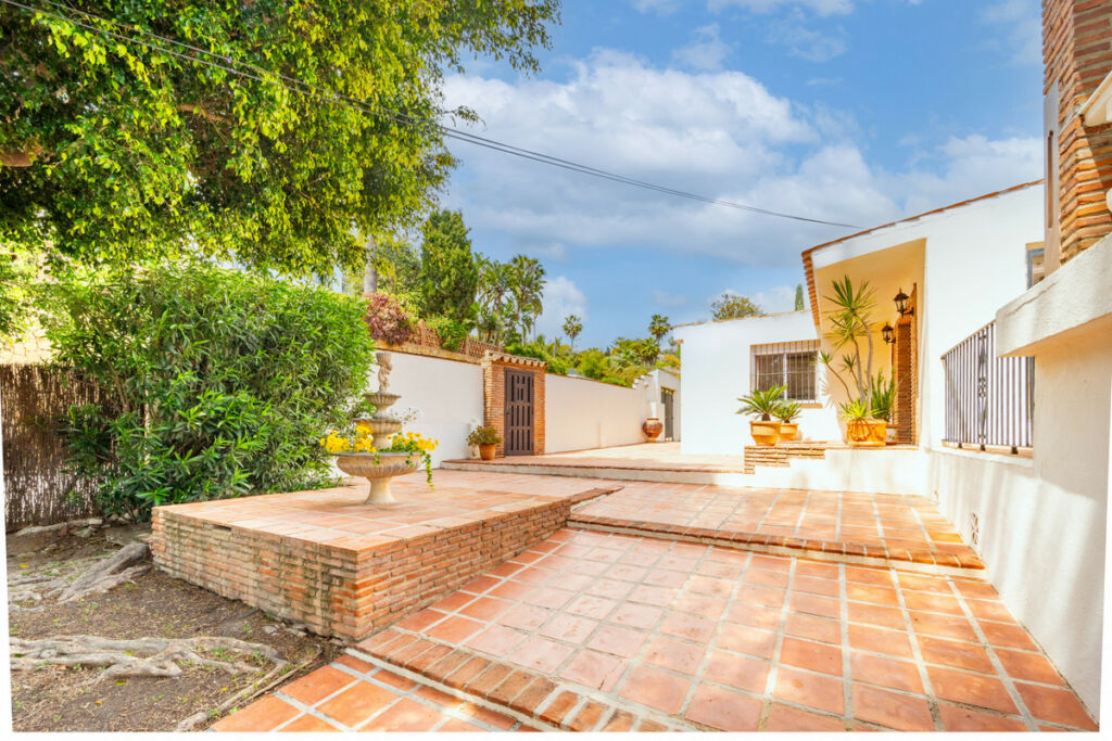 Detached Villa El Rosario Málaga - image 16