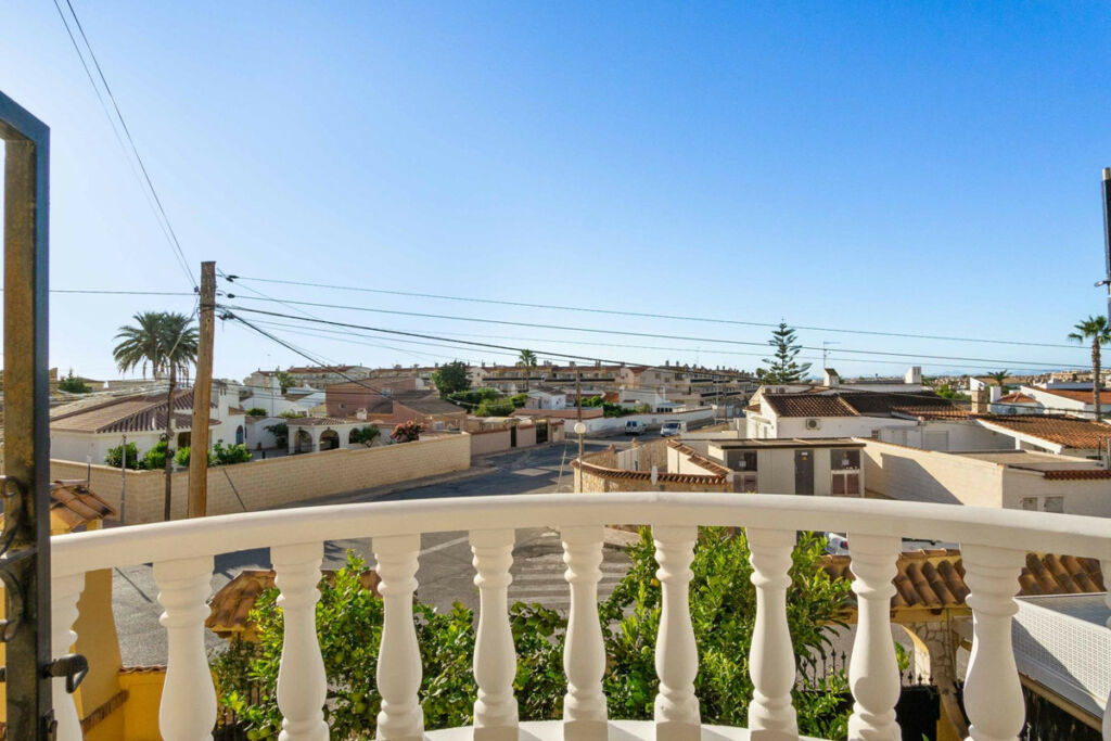 Detached Villa La Florida Alicante - image 16