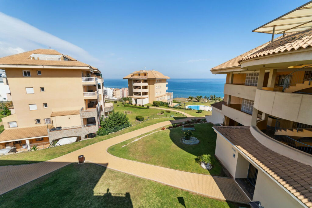 Middle Floor Apartment Fuengirola Málaga - image 18