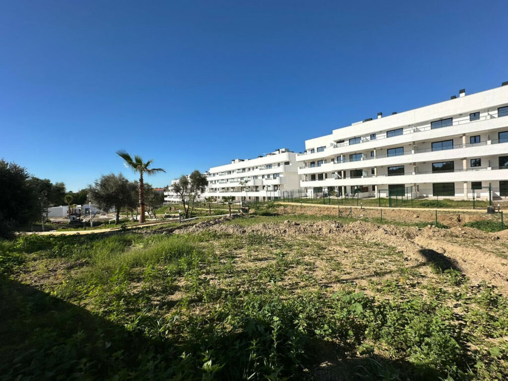 Middle Floor Apartment Estepona Málaga - image 16
