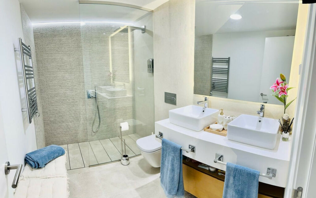 Townhouse El Chaparral Málaga - image 16