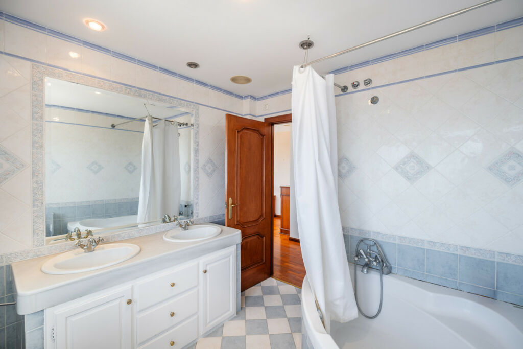 Detached Villa Benalmadena Málaga - image 16