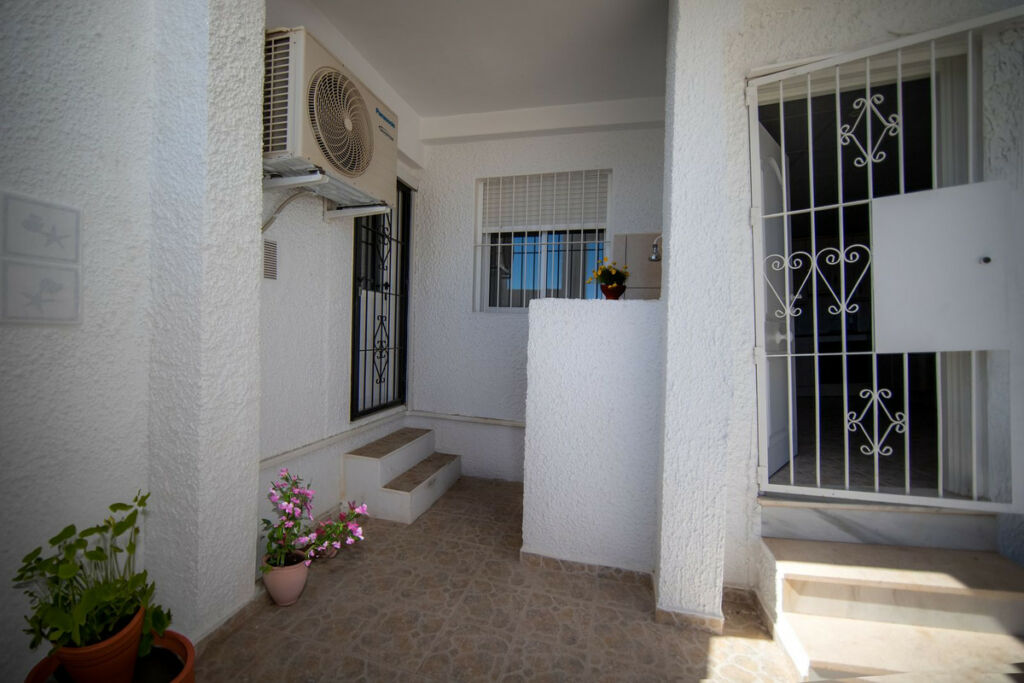 Ground Floor Apartment Torrevieja Alicante - image 16