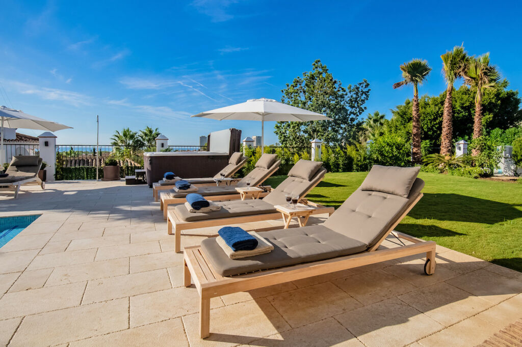 Detached Villa Elviria Málaga - image 16