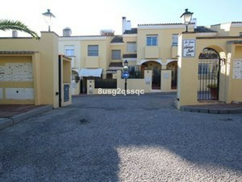 Semi-Detached House Estepona Málaga - image 20