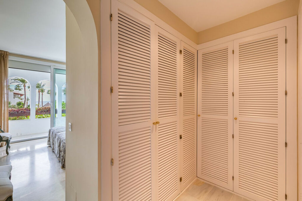 Middle Floor Apartment Estepona Málaga - image 17