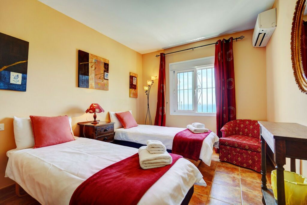 Detached Villa La Capellania Málaga - image 17