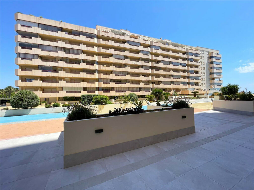 Middle Floor Apartment Calpe Alicante - image 17