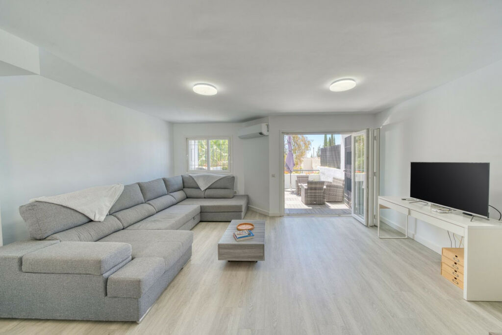 Townhouse Nueva Andalucía Málaga - image 17