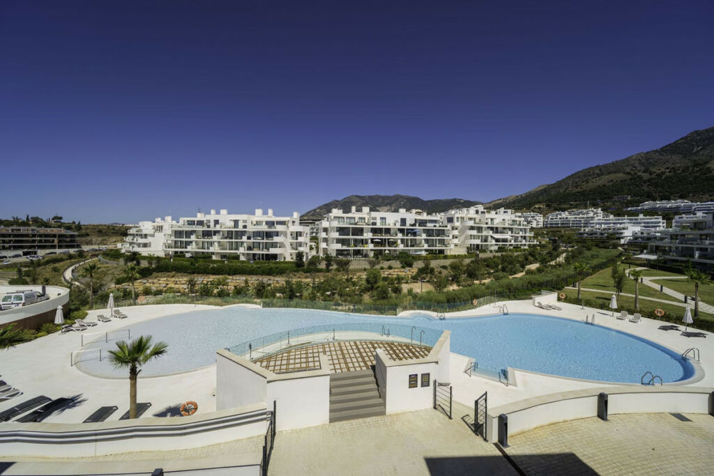 Top Floor Apartment Fuengirola Málaga - image 17