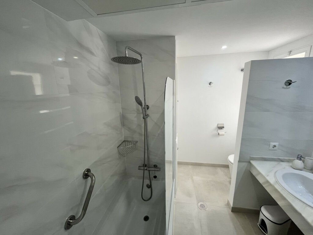 Middle Floor Apartment Riviera del Sol Málaga - image 17