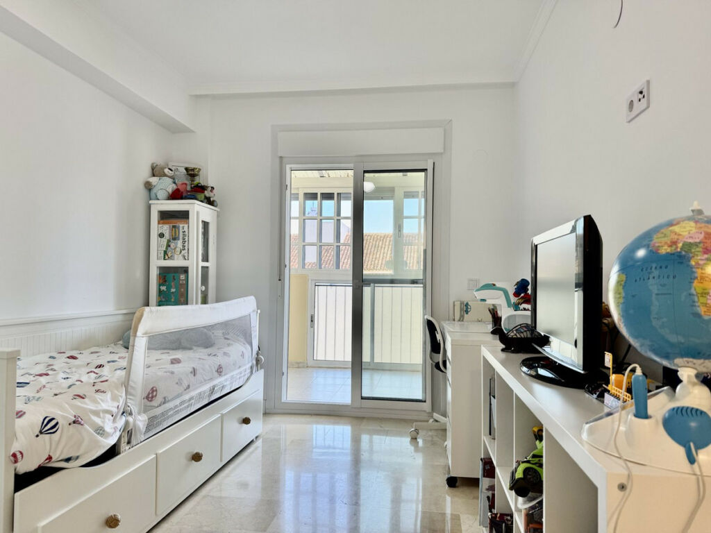 Middle Floor Apartment Fuengirola Málaga - image 19