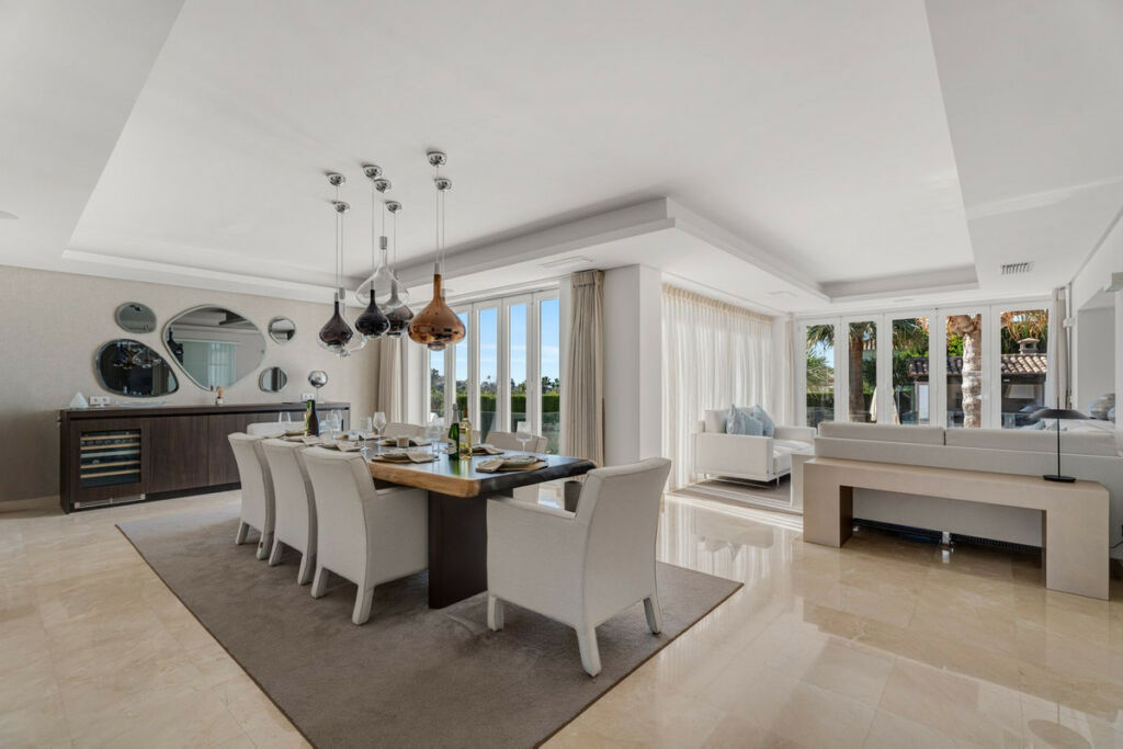 Detached Villa Nueva Andalucía Málaga - image 17