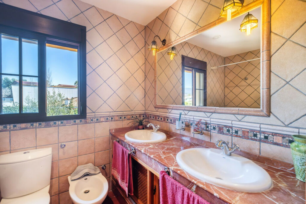 Detached Villa San Pedro de Alcántara Málaga - image 17
