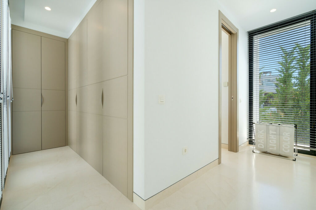 Detached Villa Benahavís Málaga - image 17