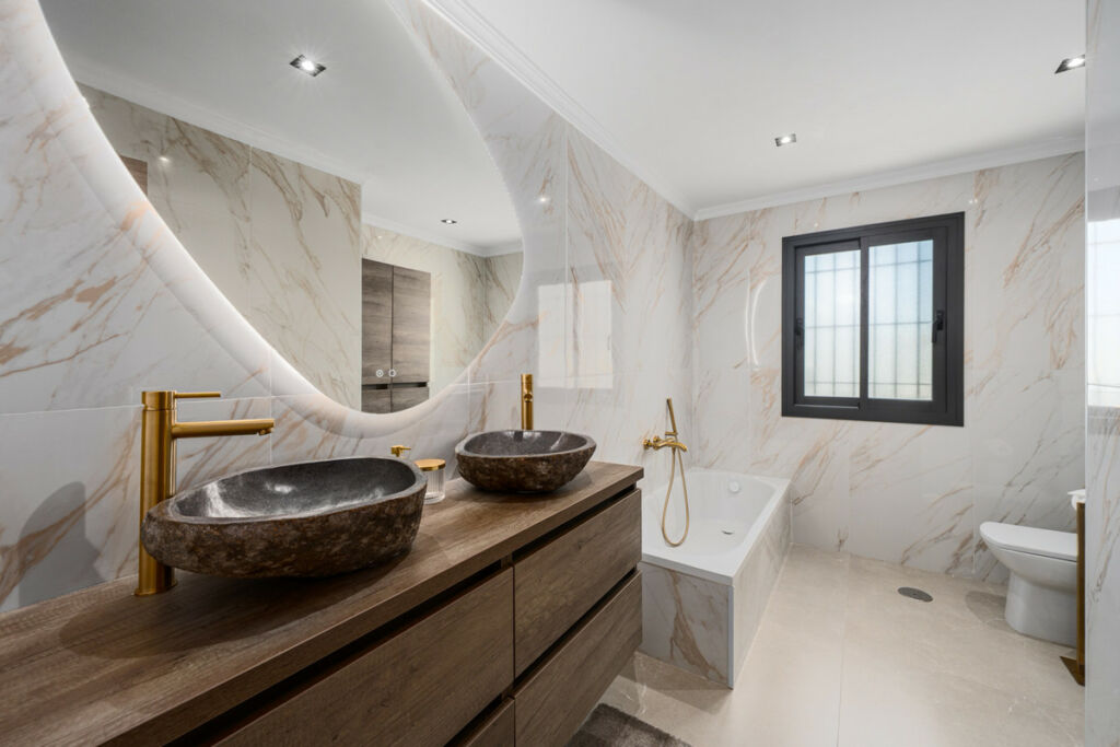 Detached Villa Nueva Andalucía Málaga - image 17