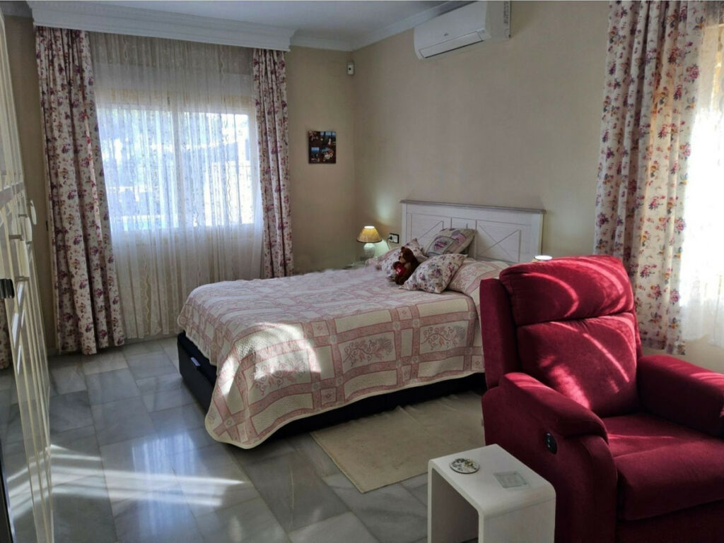 Detached Villa Alhaurín de la Torre Málaga - image 17