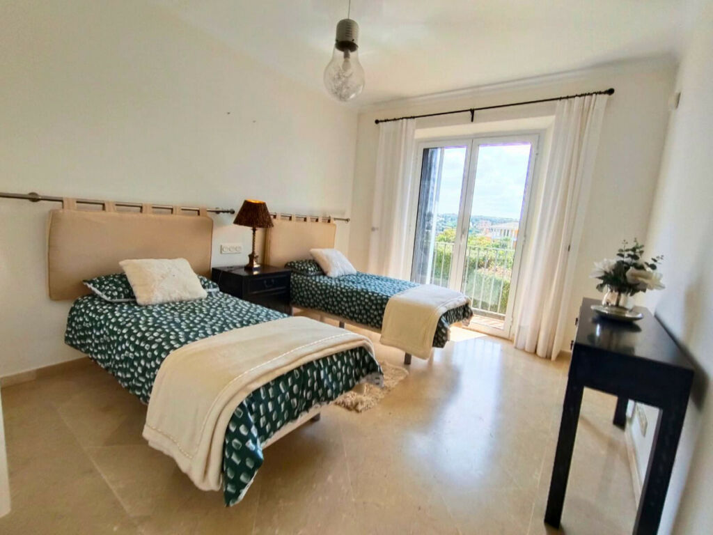 Detached Villa Sotogrande Alto Cádiz - image 17