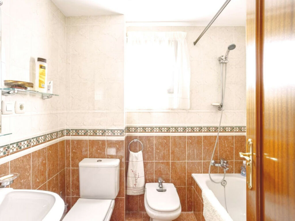 Middle Floor Apartment Fuengirola Málaga - image 17