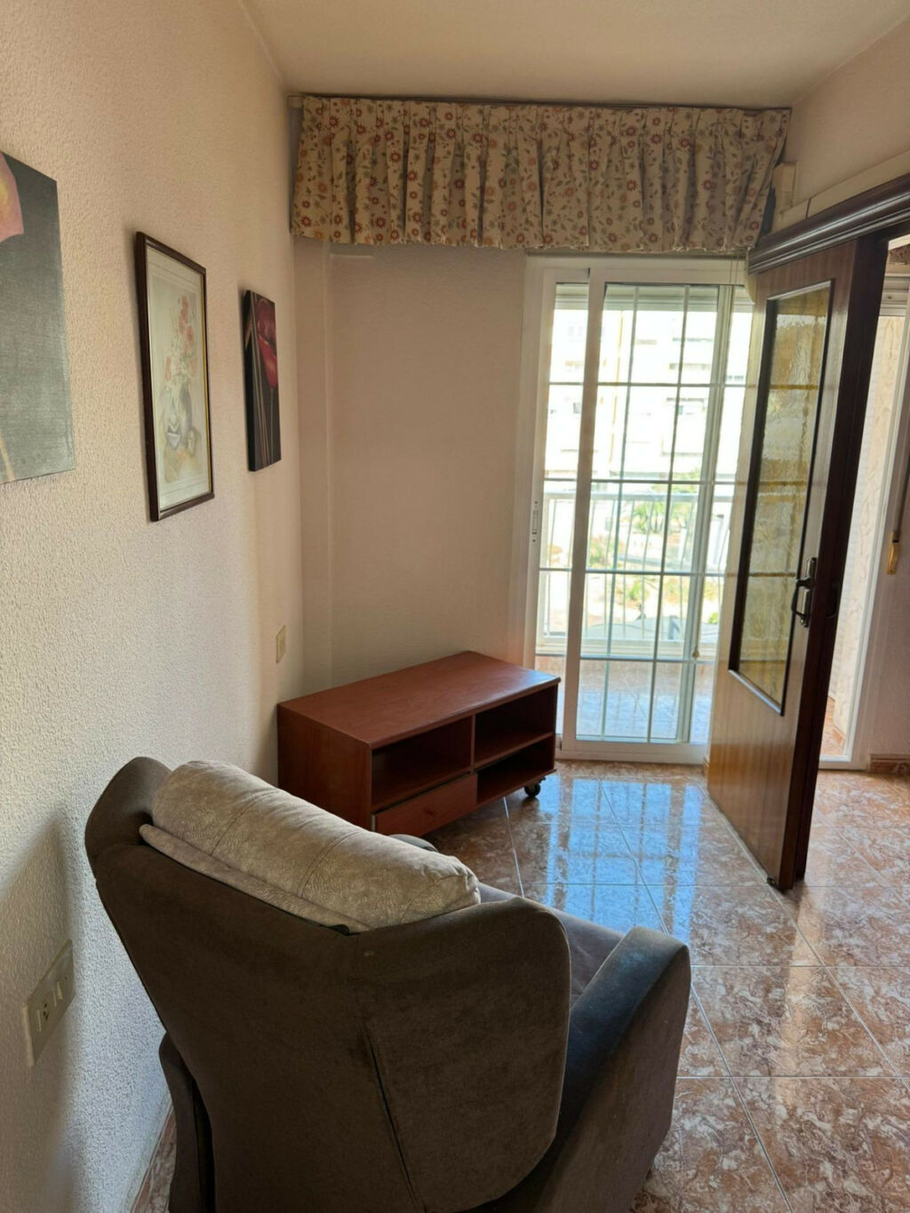 Middle Floor Apartment Torrevieja Alicante - image 14