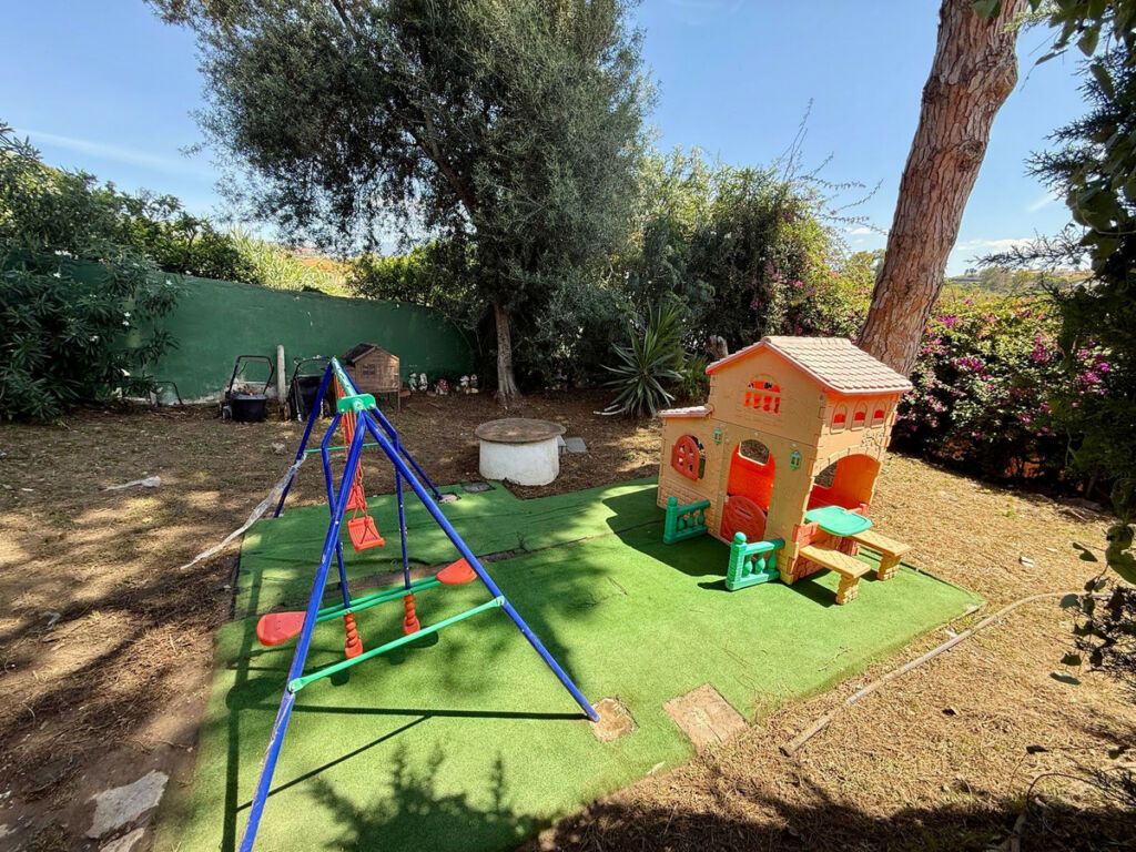 Detached Villa Guadalmina Alta Málaga - image 17