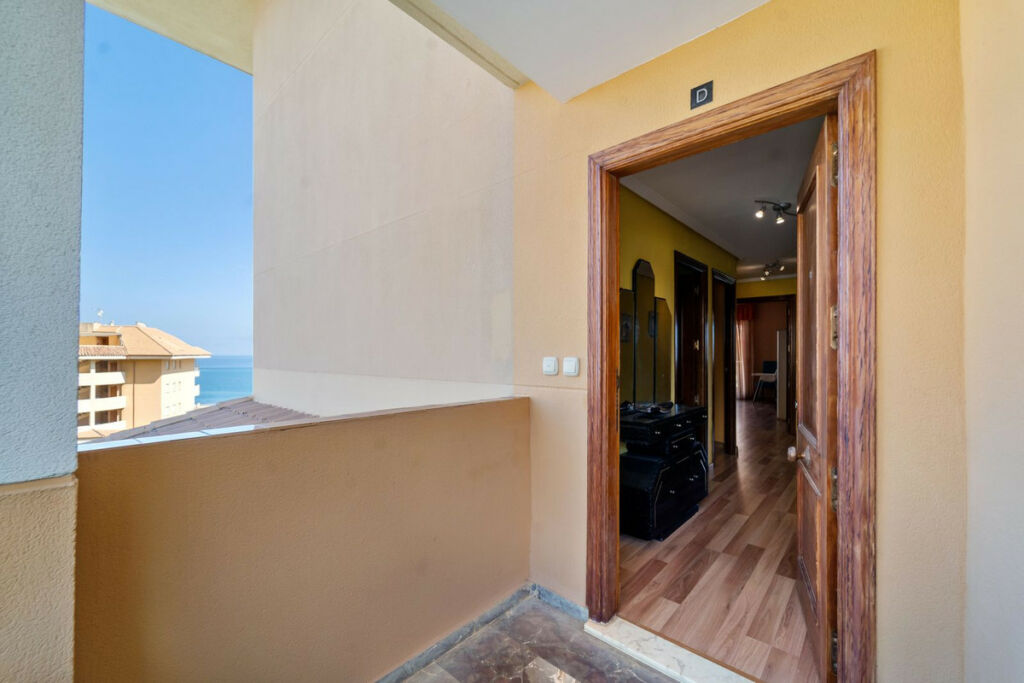 Middle Floor Apartment Fuengirola Málaga - image 19