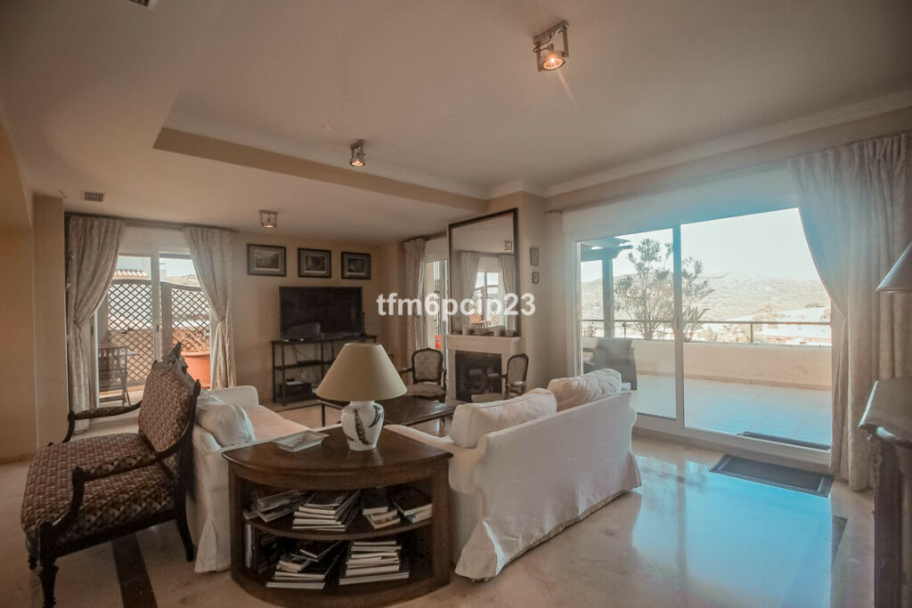 Penthouse Duplex San Roque Club Cádiz - image 2