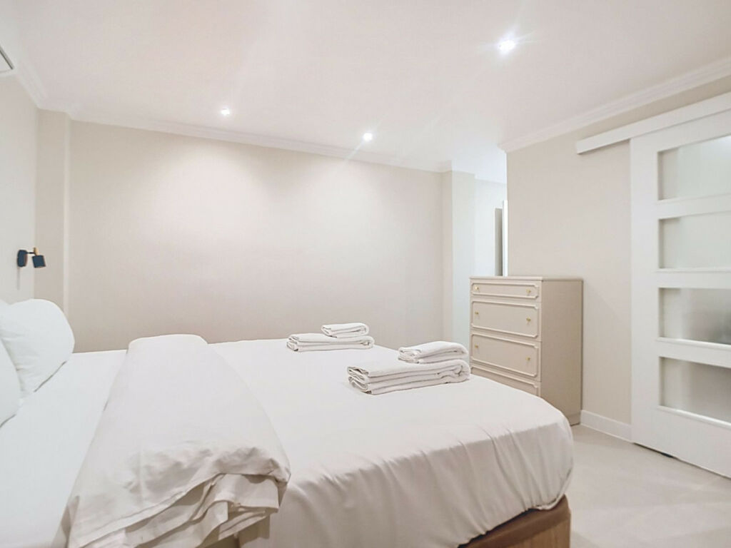 Middle Floor Apartment Estepona Málaga - image 17